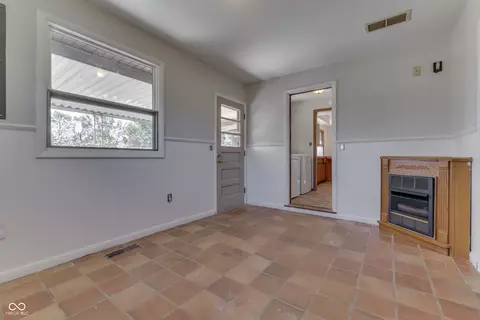 Living - 6341 Apache Dr, Indianapolis, IN 46254 photo 6 of 7