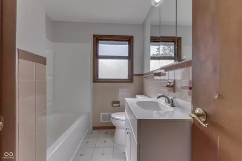 Bath - 6341 Apache Dr, Indianapolis, IN 46254 photo 2 of 2
