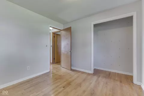 Bedroom - 6341 Apache Dr, Indianapolis, IN 46254 photo 6 of 10