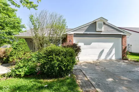 1482 Rebecca Ln, Franklin, IN 46131