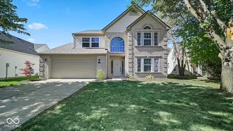 7302 Sycamore Run Dr, Indianapolis, IN 46237