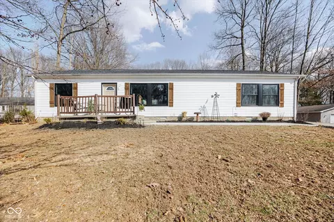 125 Burkwood Hills Ln, Springville, IN 47462