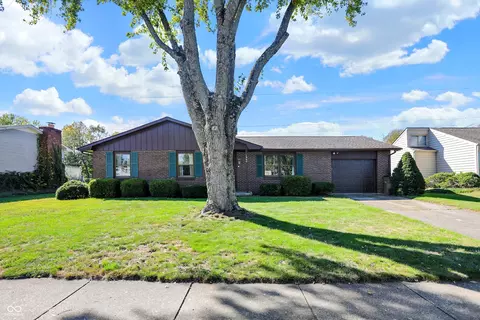 1960 Lockerbie Dr, Columbus, IN 47203