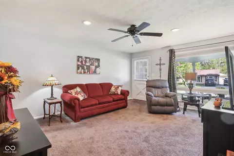 Living - 1423 Pierce Dr, Plainfield, IN 46168 photo 1 of 4