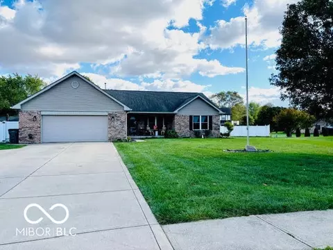 323 Westmoor Dr, Lebanon, IN 46052