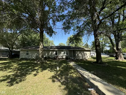 5693 Henderson Dr, Brownsburg, IN 46112