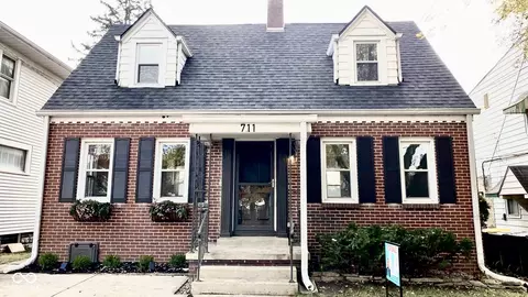 711 E 29th St, Anderson, IN 46016