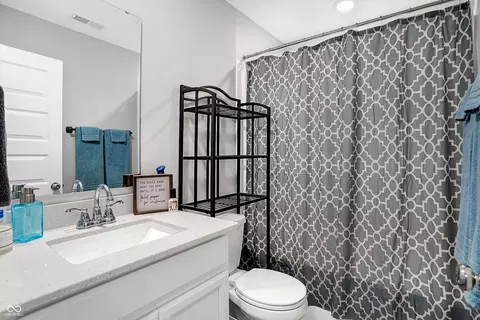 Bath - 8670 Kellner St, Pendleton, IN 46064 photo 1 of 3