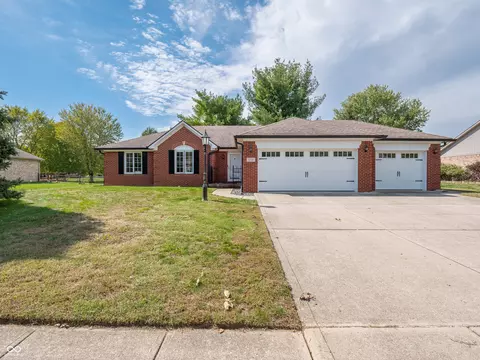 Exterior - 584 Summit Dr, Plainfield, IN 46168 photo 19 of 20