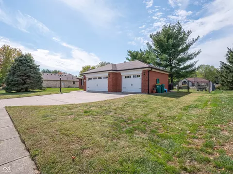 Exterior - 584 Summit Dr, Plainfield, IN 46168 photo 15 of 20