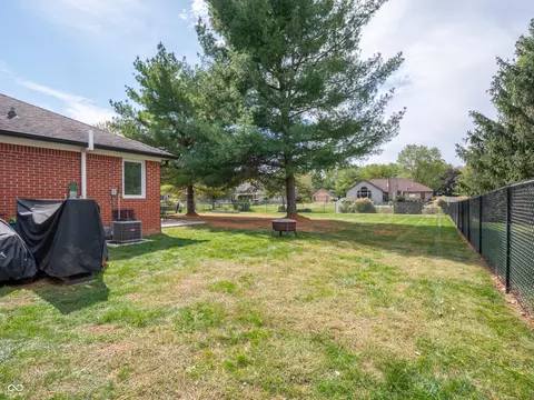 Exterior - 584 Summit Dr, Plainfield, IN 46168 photo 8 of 20