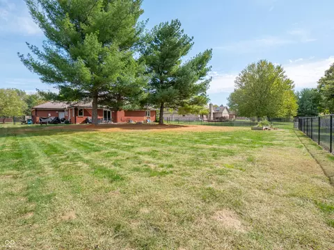 Exterior - 584 Summit Dr, Plainfield, IN 46168 photo 11 of 20