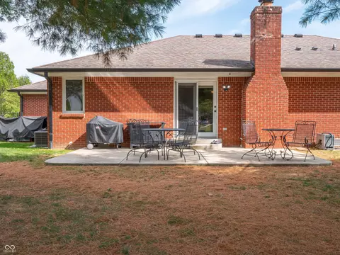 Exterior - 584 Summit Dr, Plainfield, IN 46168 photo 4 of 20