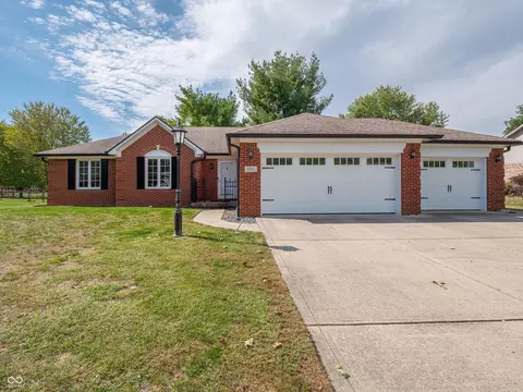 Exterior - 584 Summit Dr, Plainfield, IN 46168 photo 18 of 20