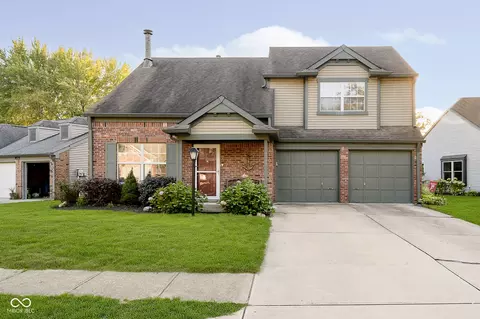 9795 River Oak Ln N, Fishers, IN 46038