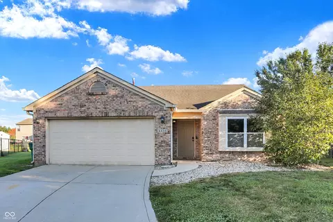 4456 Mahogany Dr, Greenwood, IN 46143