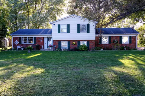 1033 W Tulip Ln W, Shelbyville, IN 46176