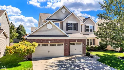 7817 Eagles Nest Blvd, Zionsville, IN 46077