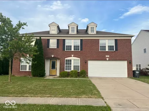 555 Timeless Run, Greenwood, IN 46143