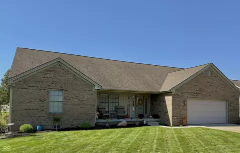 3206 Sunrise Dr, Columbus, IN 47203
