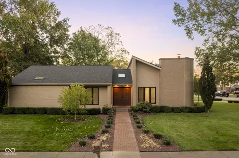 1115 Tipton Ln, Columbus, IN 47201