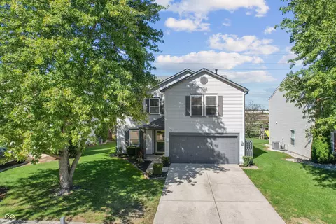 10032 Boysenberry Dr, Fishers, IN 46038