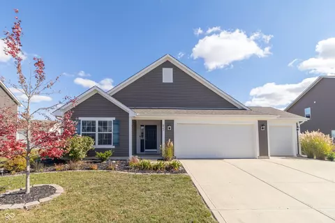 823 Bobtail Dr, Greenfield, IN 46140
