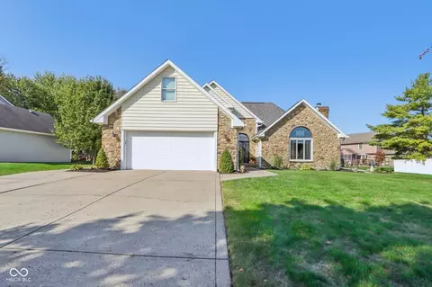 1724 Sunrise Cir, Indianapolis, IN 46229