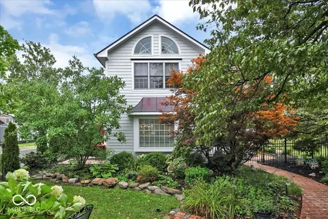 985 W Oak St, Zionsville, IN 46077