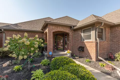1066 Lakewood S Dr, Brownsburg, IN 46112