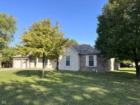 2010 Declaration Dr, Greenfield, IN 46140