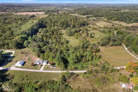 1832 S Walnut Grove Rd, Bloomfield, IN 47424