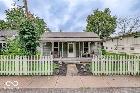 20 Market St, Southport, IN 46227