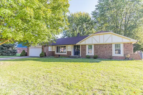 1035 Monteray Rd, Greenwood, IN 46143