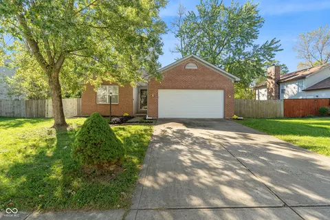 2033 W 65th St, Indianapolis, IN 46260