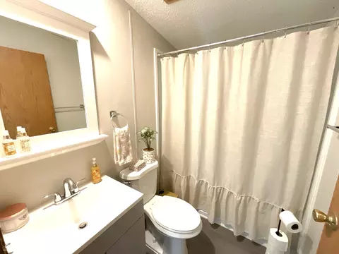 Bath - 55 Diana St, Mitchell, IN 47446 photo 2 of 2