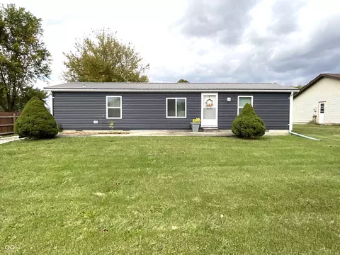 55 Diana St, Mitchell, IN 47446
