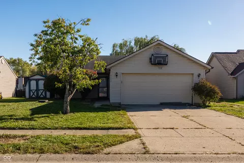 9653 English Oak Pl, Indianapolis, IN 46235