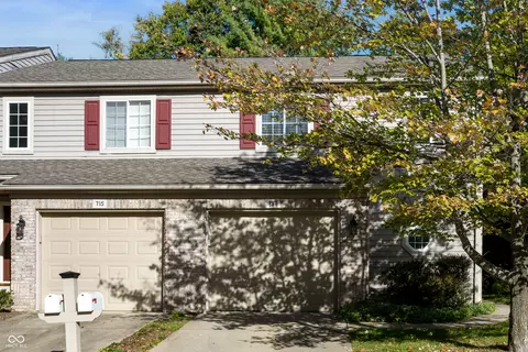 717 E Bayberry Ct, Bloomington, IN 47401