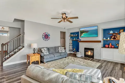 Living - 8815 Slayton St, Pendleton, IN 46064 photo 2 of 2