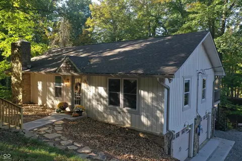 7736 Indian Ridge Dr, Trafalgar, IN 46181