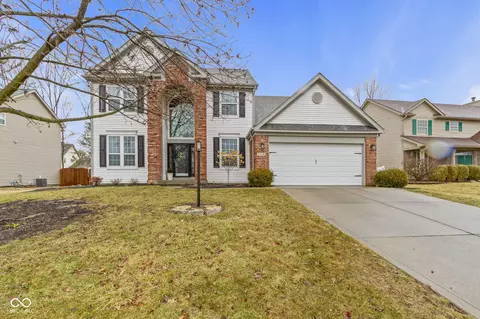 10476 Prairie Fox Dr, Fishers, IN 46037