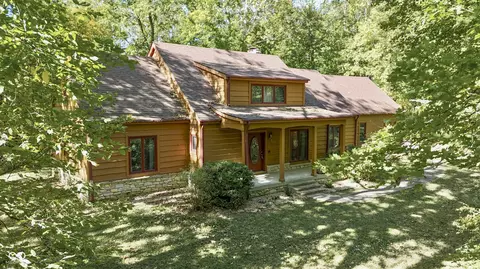 6649 Honeysuckle Ln, Indianapolis, IN 46237