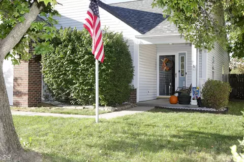 8514 Country Meadows Dr, Indianapolis, IN 46234