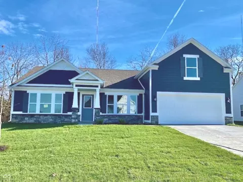 54 Manchester Dr, Trafalgar, IN 46181