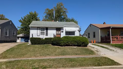 712 Fletcher Ln, Beech Grove, IN 46107
