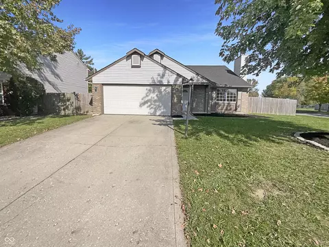 10126 Arapahoe Dr, Indianapolis, IN 46235