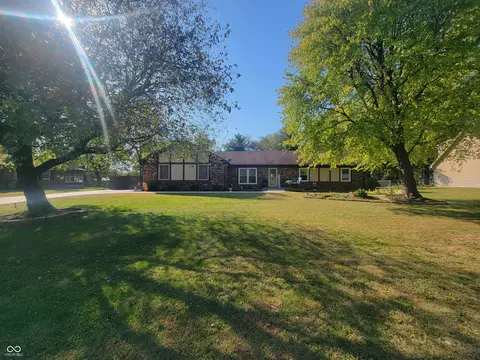5976 Williams Dr, Plainfield, IN 46168