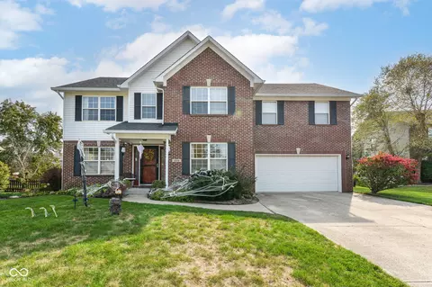 1229 Luce Creek Cir, Greenwood, IN 46142