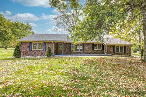 8245 Mcwhorter Rd, Martinsville, IN 46151